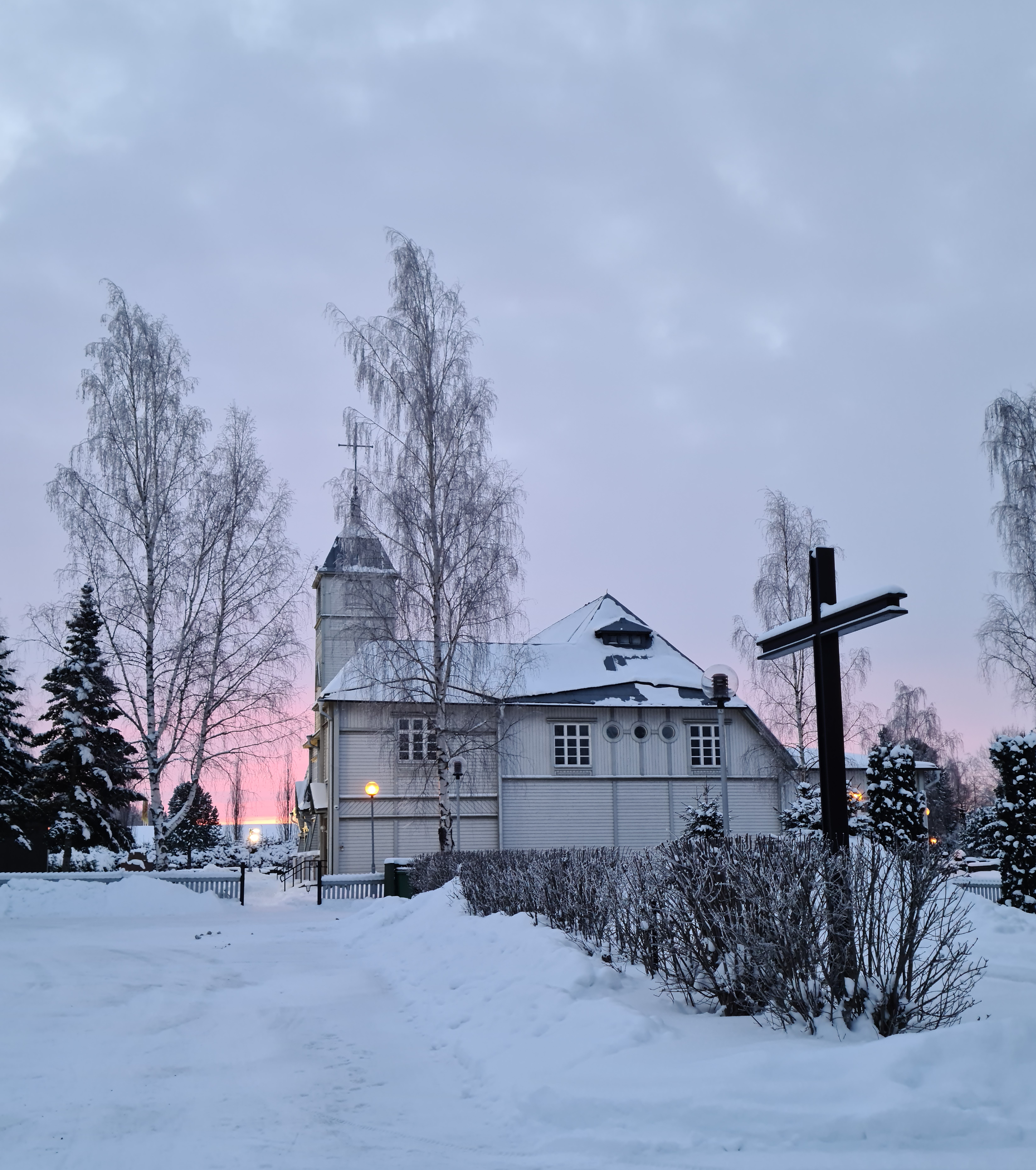 Kirkon ulkokuva talvella2.jpg